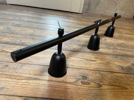 Schwarze Deckenleuchte SKURUP von IKEA