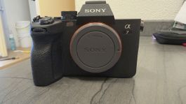 Sony A7 IV | 4’236 Auslösungen | Garantie bis 12/2026