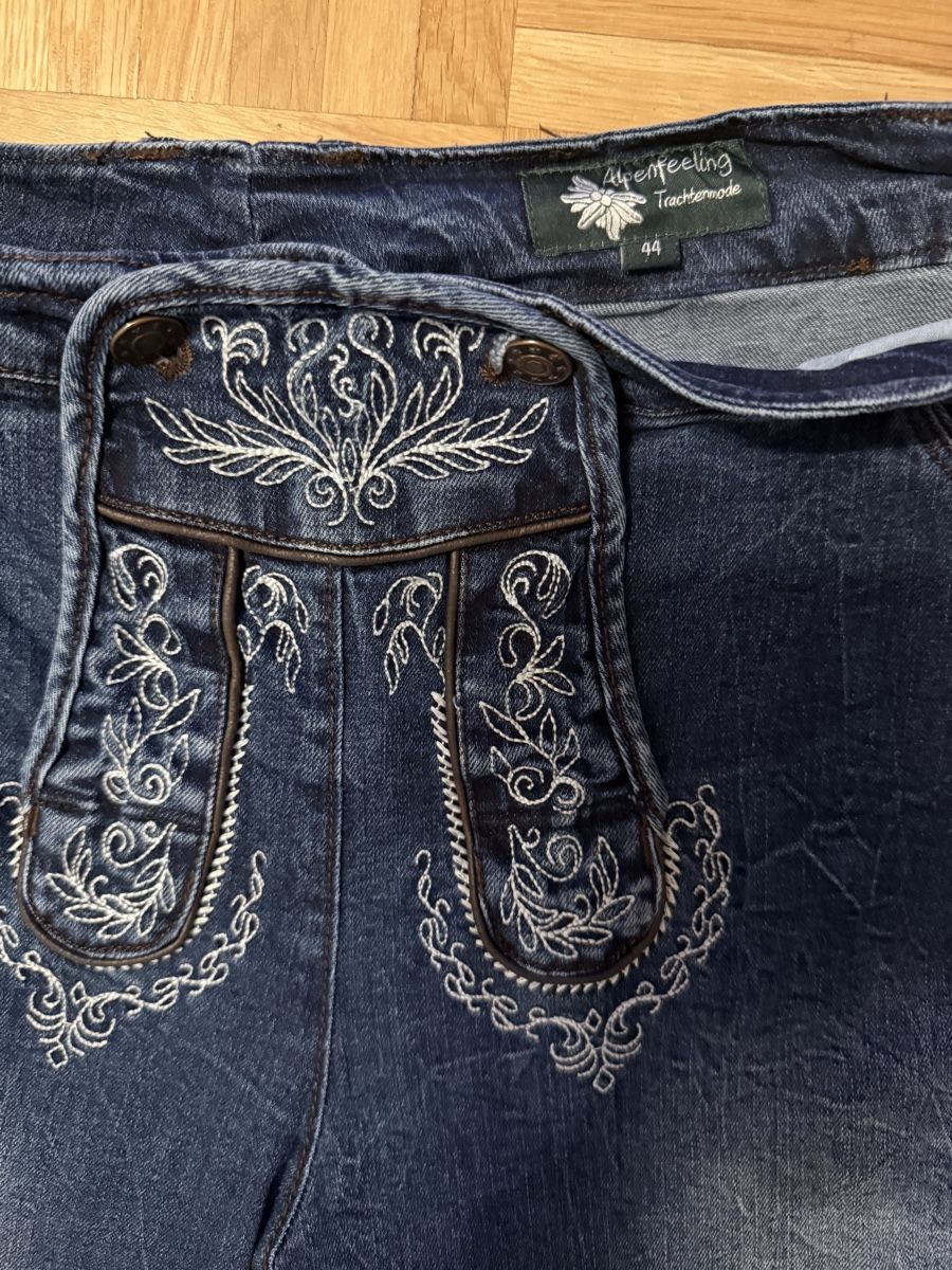 Jeans: Trachten Jeans Alpenfeeling – Usato da Winkel venduto da mon_2p6w 1