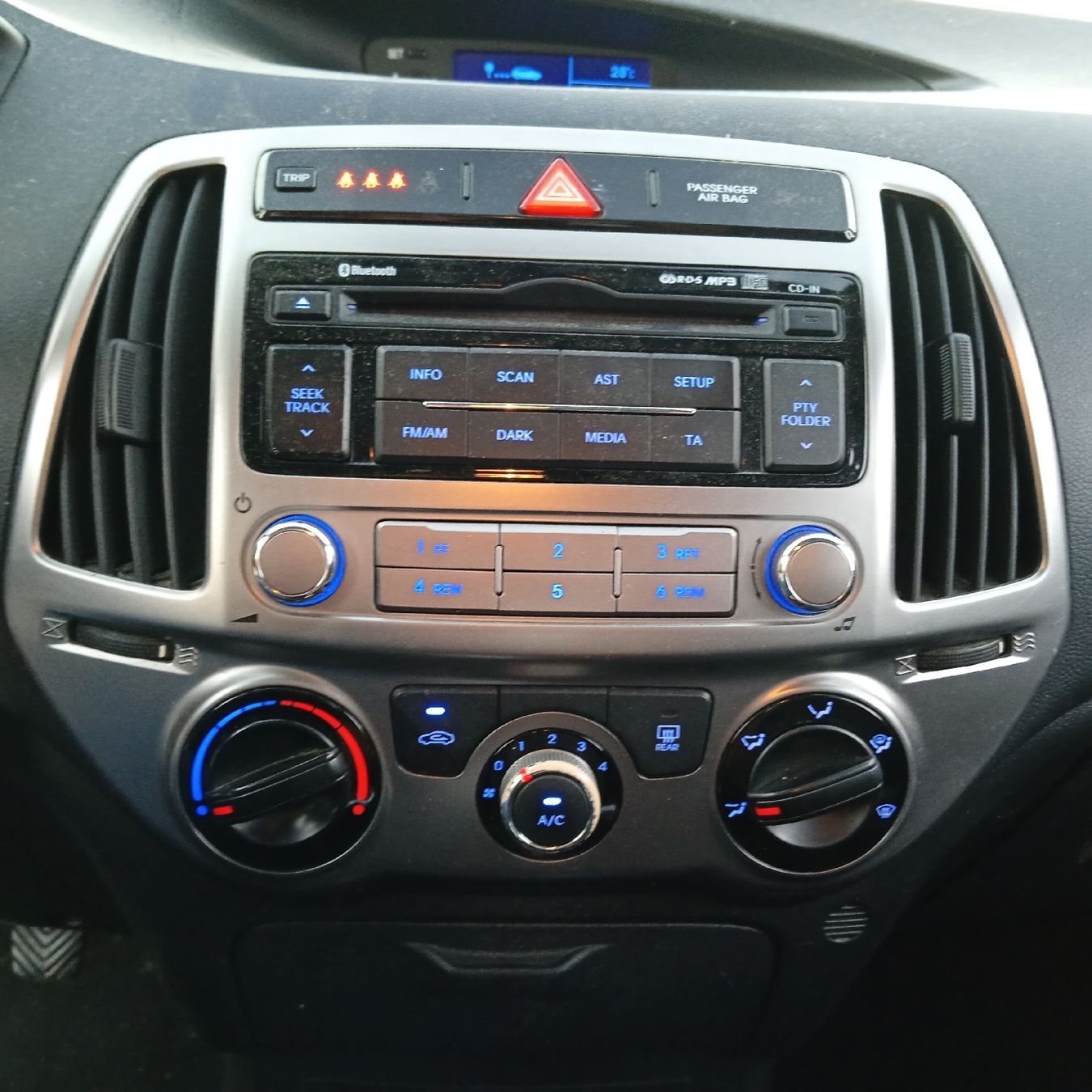 Autos: HYUNDAI i20 1.2 – Gebraucht aus Bern von exp_hm5r 8
