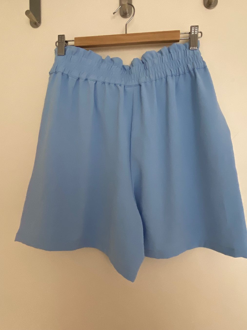 Vila Hosen: Neu hellblaue Vila Shorts, Grösse 40 – Neu (gemäss Beschreibung) aus Kilchberg ZH von lin_9p9m 1