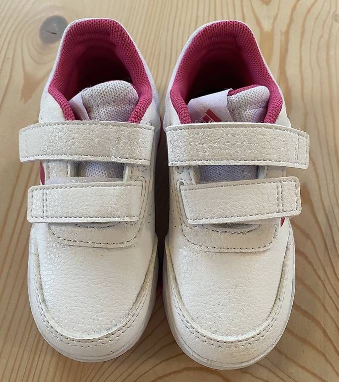 Adidas Schuhe für Mädchen: Adidas Sneaker Gr 25 – Gebraucht aus Kesswil von canvas12 1