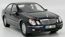 Mercedes-Benz E-Klasse (W211) im Massstab 1:18, Rarität !