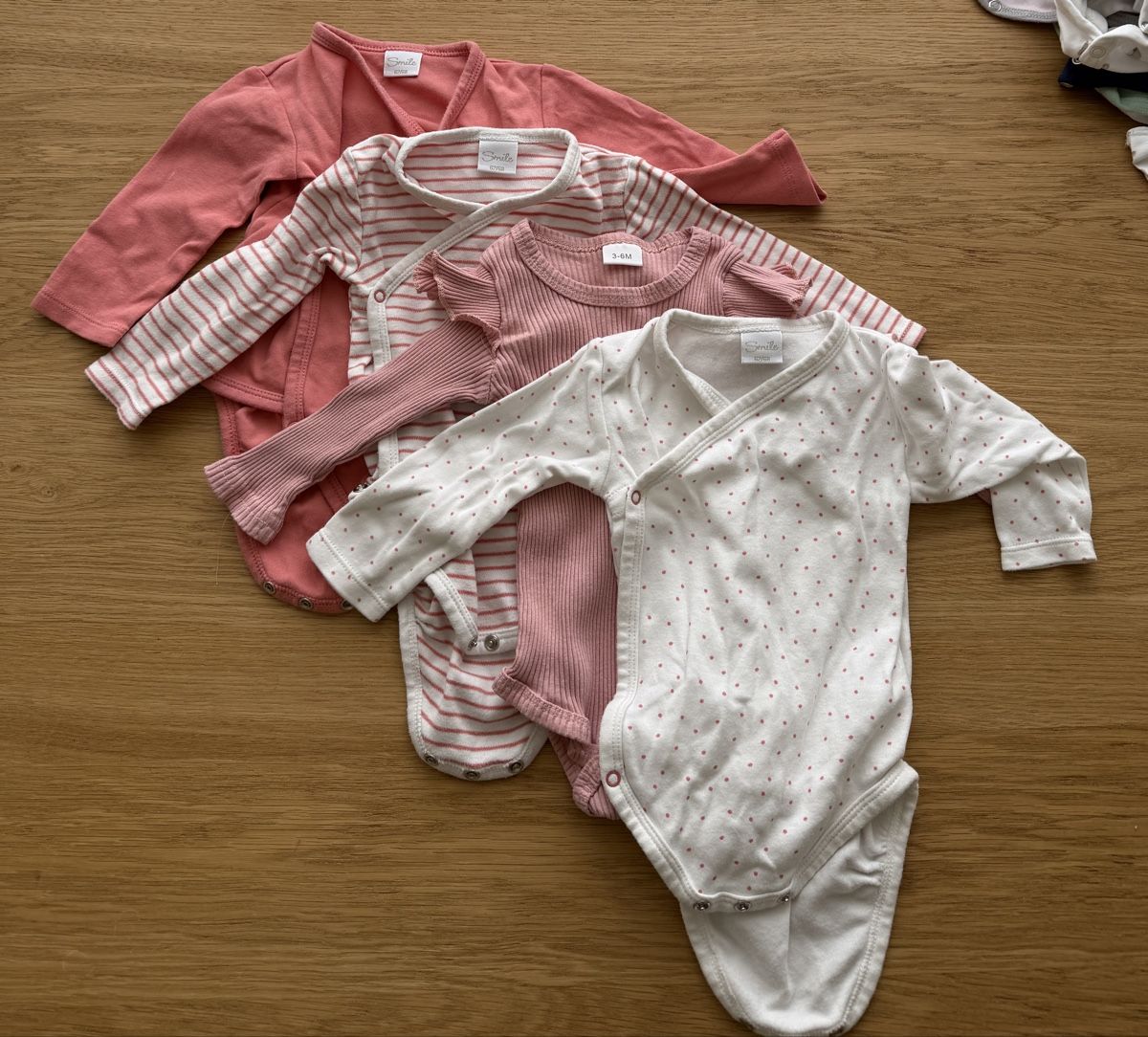Lotti & Set di vestiti: Mädchen Body Paket Grössen 62/68 – Usato da Zürich venduto da rat_zfw5 4