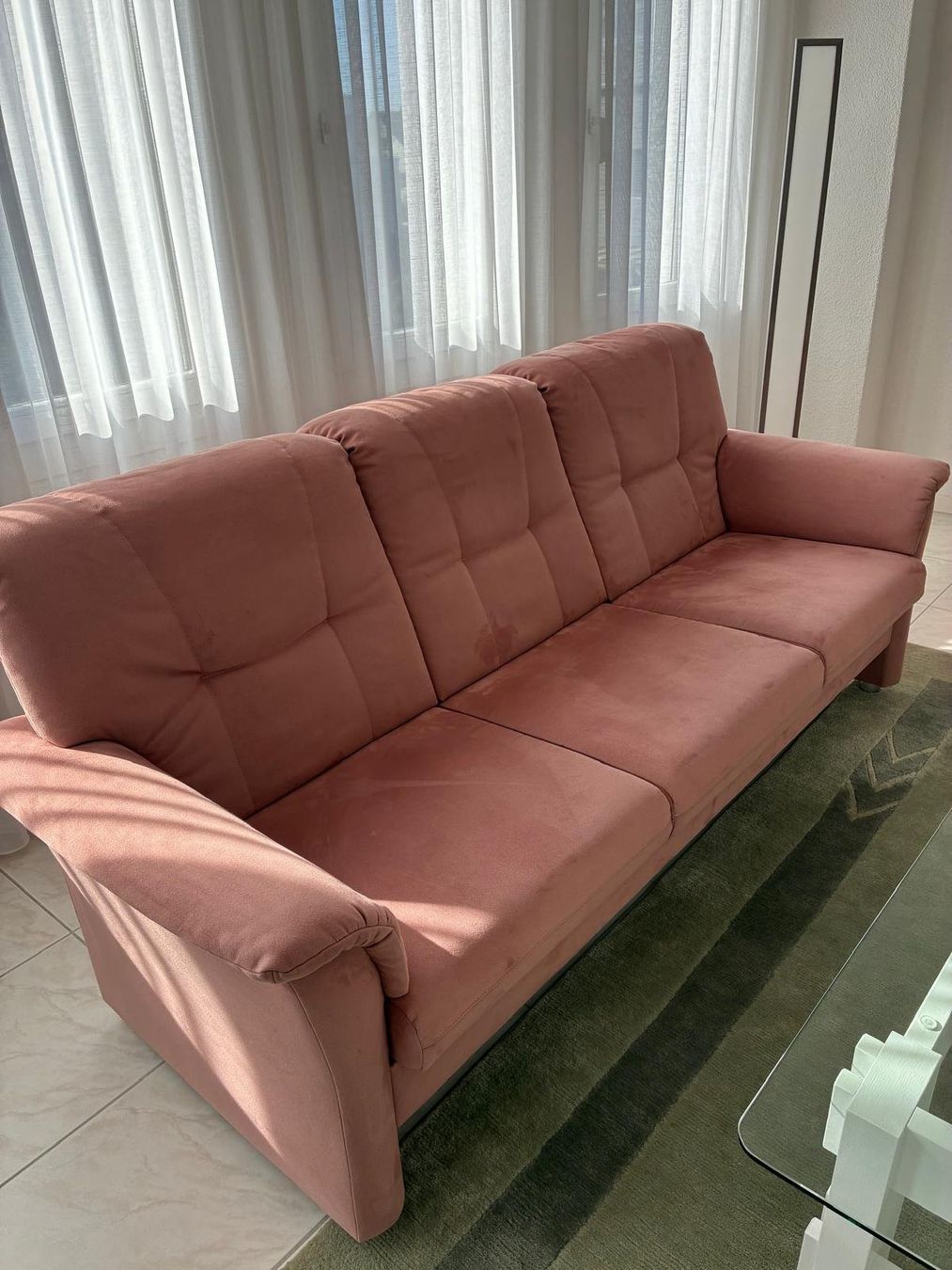 Divani: Sofa 2er und 3er, Farbe rosa – Usato da Niederwangen BE venduto da Kimotsao 1