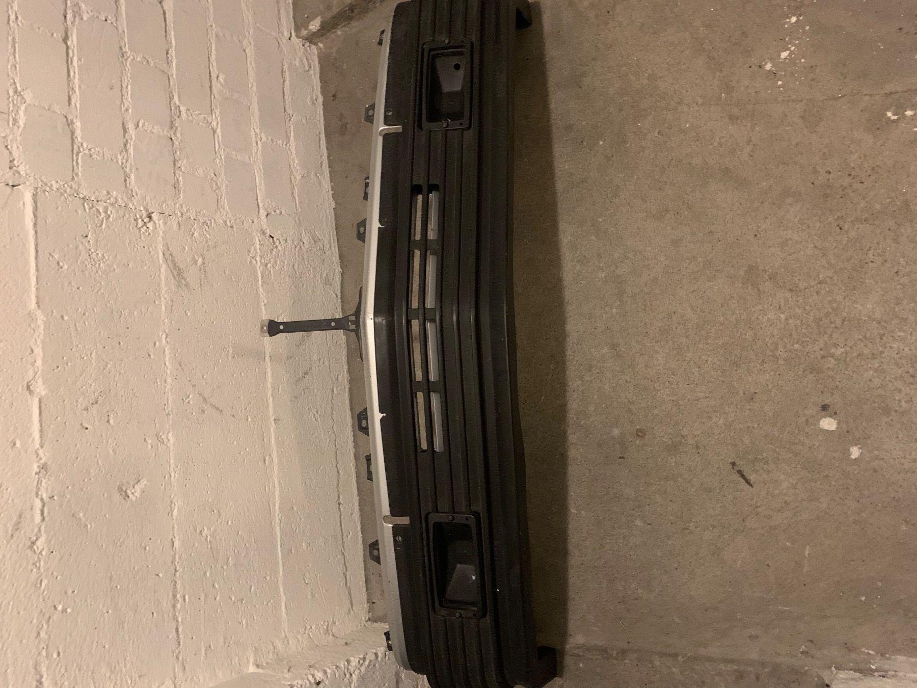 BMW Accessori per altri veicoli: E21 Spoiler Hella – Usato da Grenchen venduto da Netii10 2