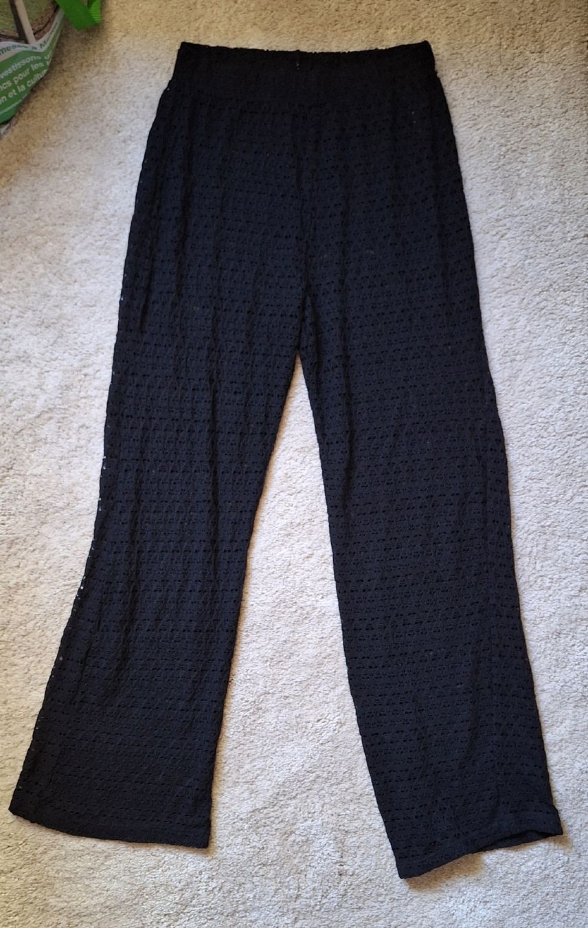 Pantaloni: Gehäkelte Stoffhose schwarz – Nuovo (secondo la descrizione) da Winterthur venduto da _lxeah