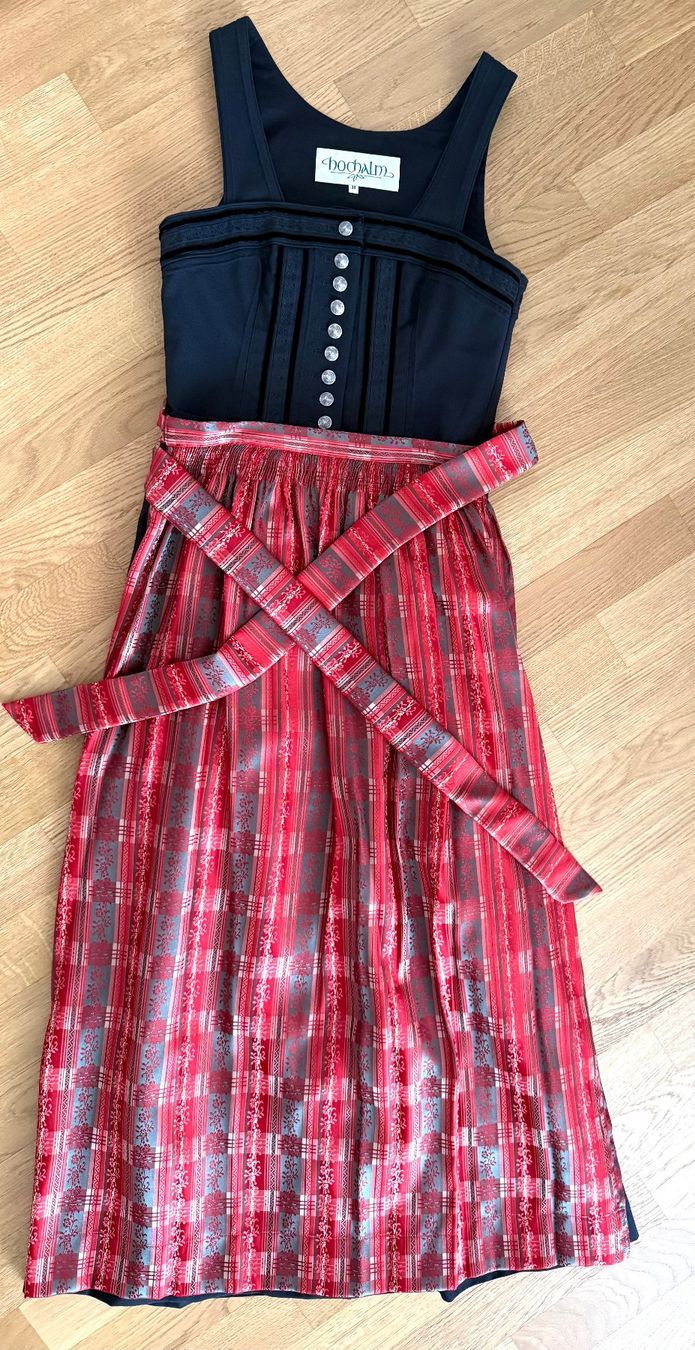 Vestiti: Dirndl & 3 Blusen & 3 Schürzen – Nuovo (secondo la descrizione) da Frauenkappelen venduto da HDPerle 2