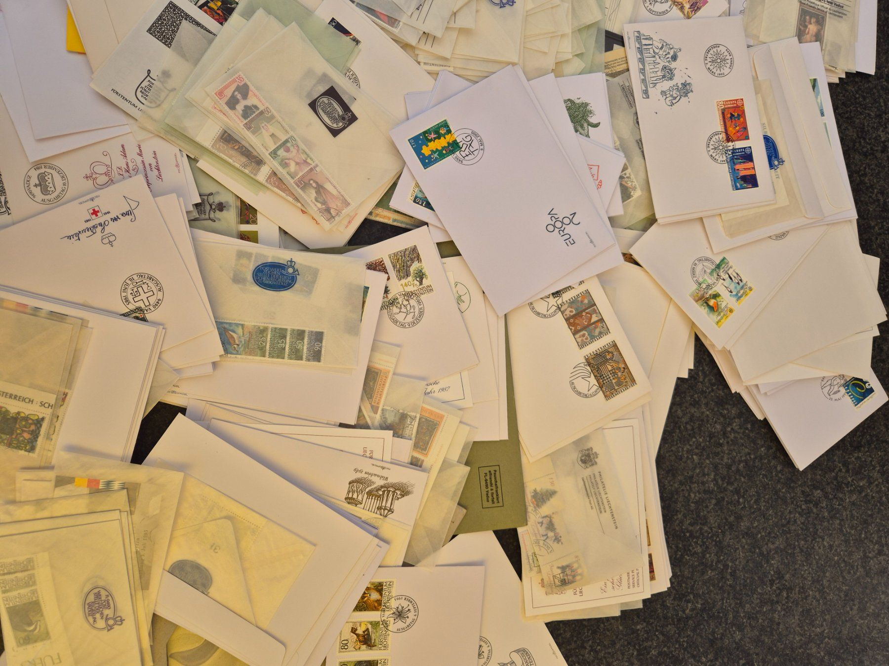 Alle Briefmarken: FL-Briefmarken grosse Sammlung bis 2007 Zustand gem.Bilder – Gebraucht aus Oberuzwil von ceeg7 4