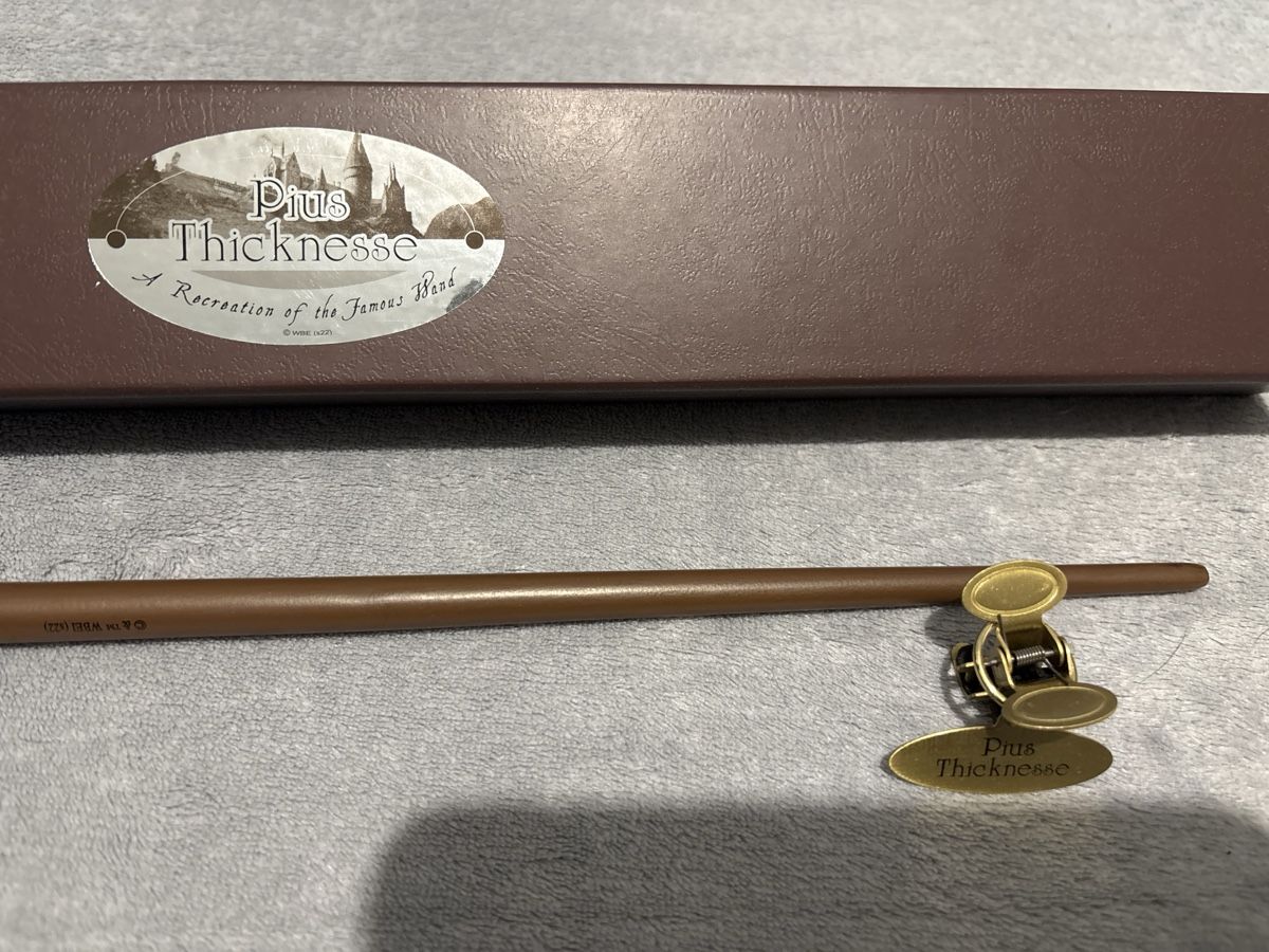 Statuette: Zauberstab Harry Potter Pius Thicknesse Neu mit Box – Nuovo (secondo la descrizione) da Zürich venduto da zimtstern45 2