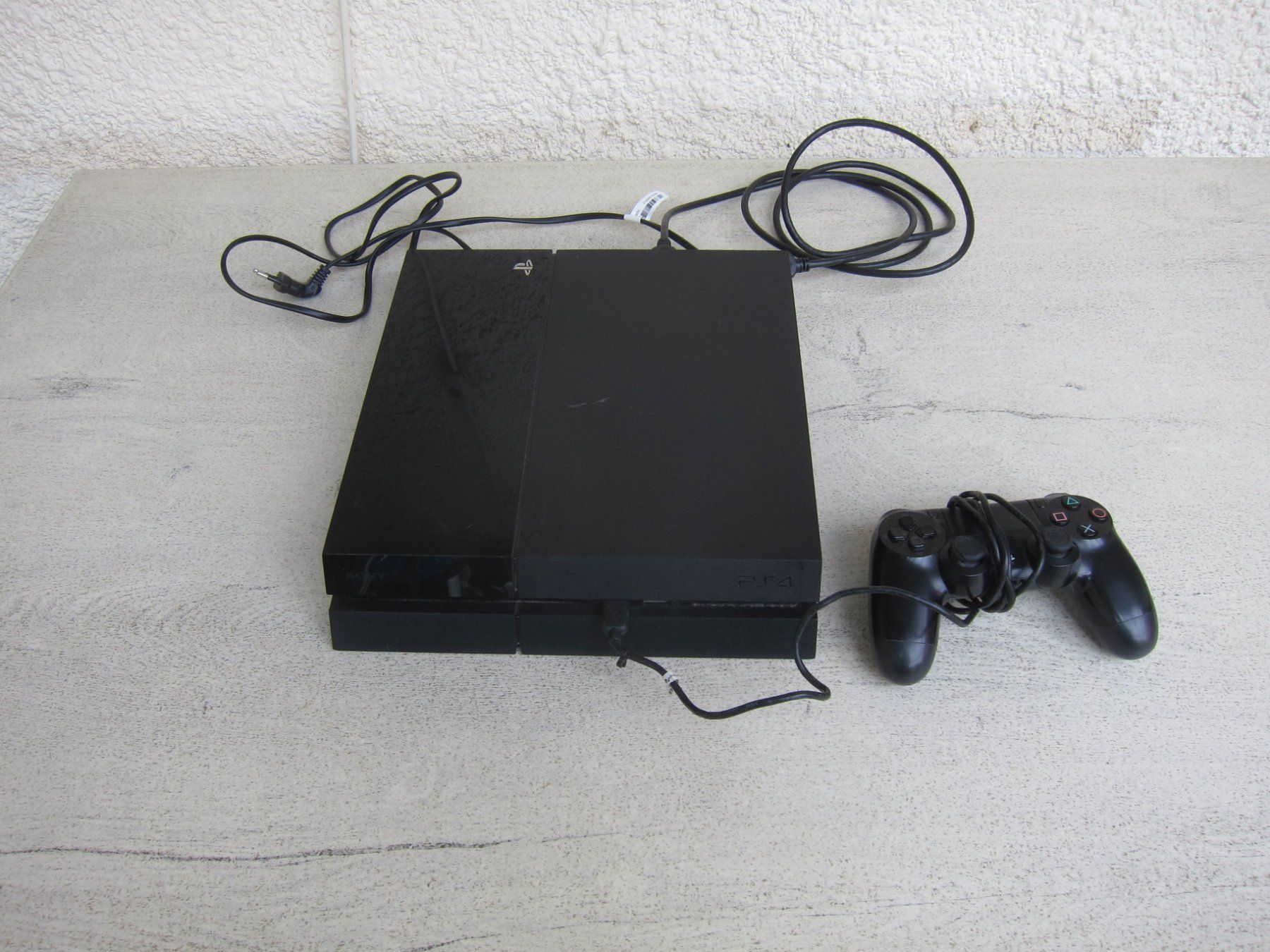 Sony Consoles: Sony Playstation 4 – D'occasion à Regensdorf par Eri8057