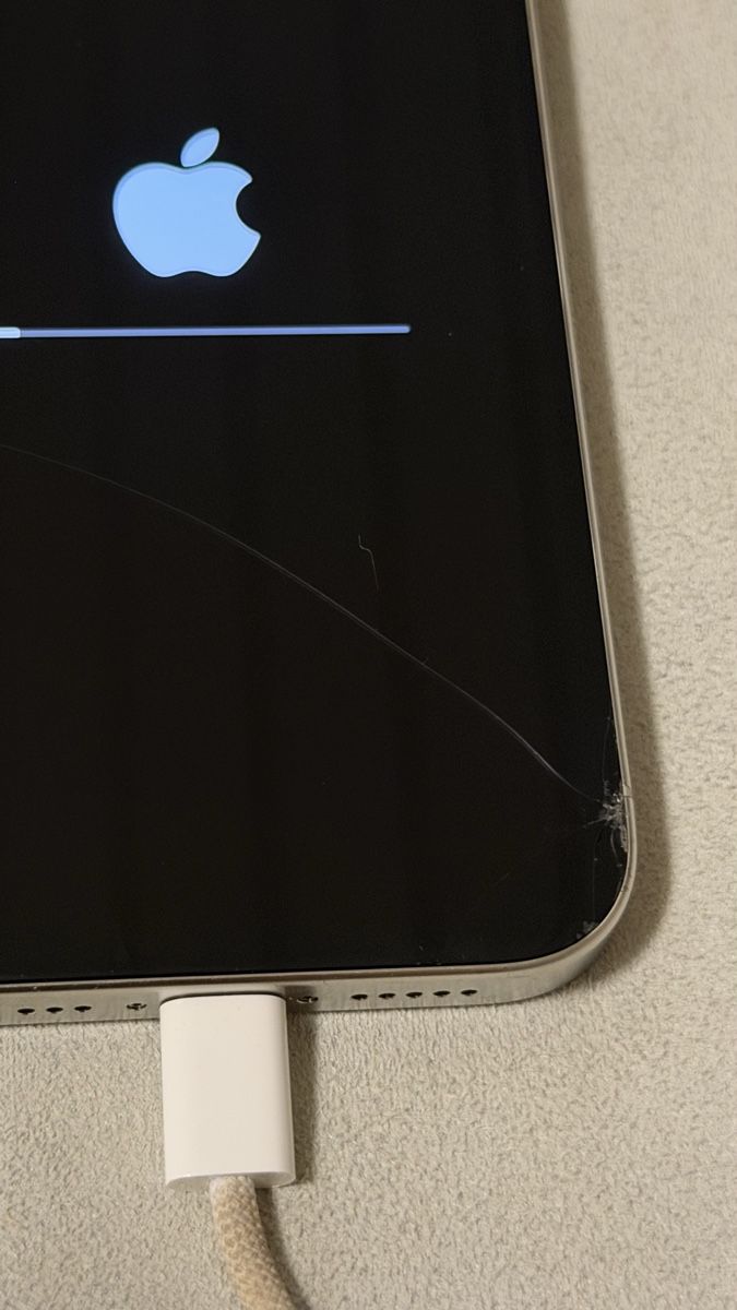 Apple Handys / Smartphones: iPhone 15 Pro white Titanium 125GB – Gebraucht aus Herrliberg von Sophie_heller 3