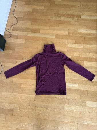 Weinroter Rollkragrenpullover M