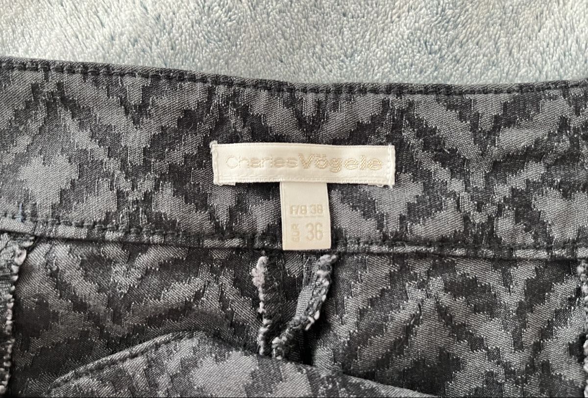 Hosen: Charles Voegele Pants, Size EU 36, Black, Geometric – Gebraucht aus Gümligen von caron__ 3