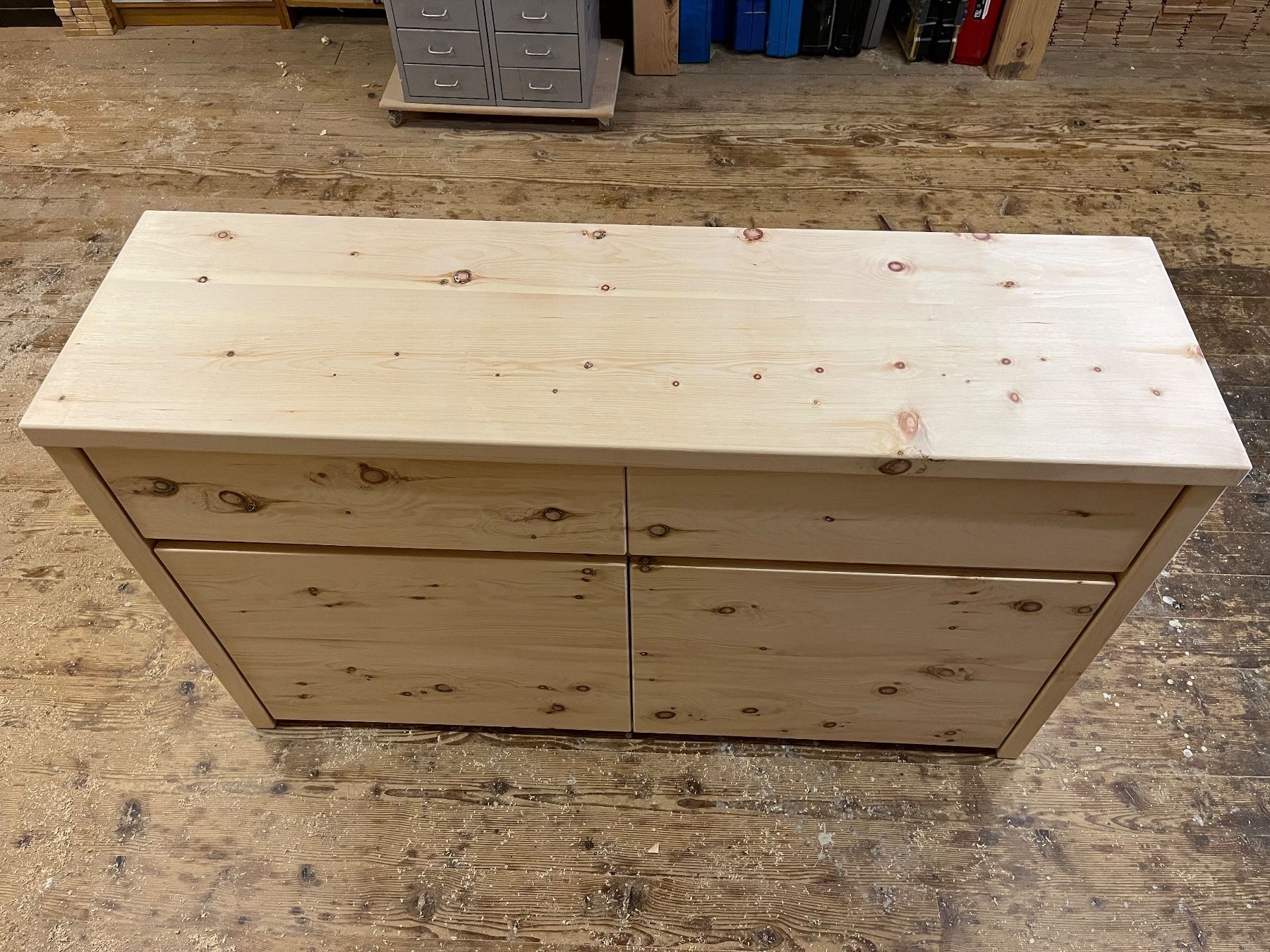 Cassettiere: Arve/Zirbe Sideboard Kommode massiv – Nuovo e nell'imballaggio originale da Gutenswil venduto da HMrank 2