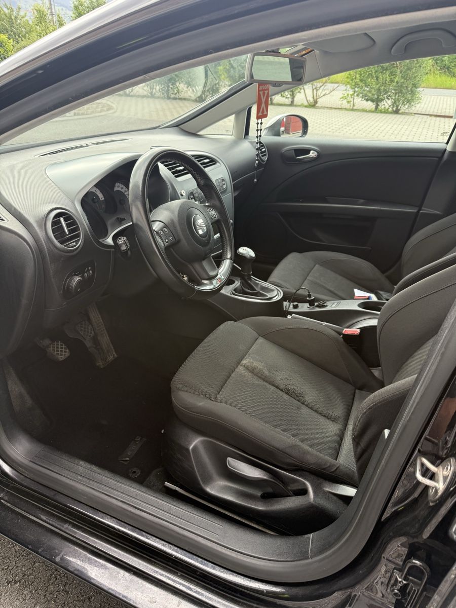 Seat Automobili: Seat Leon 2.0TDI FR – Usato da Ruggell venduto da Dadasli25 6