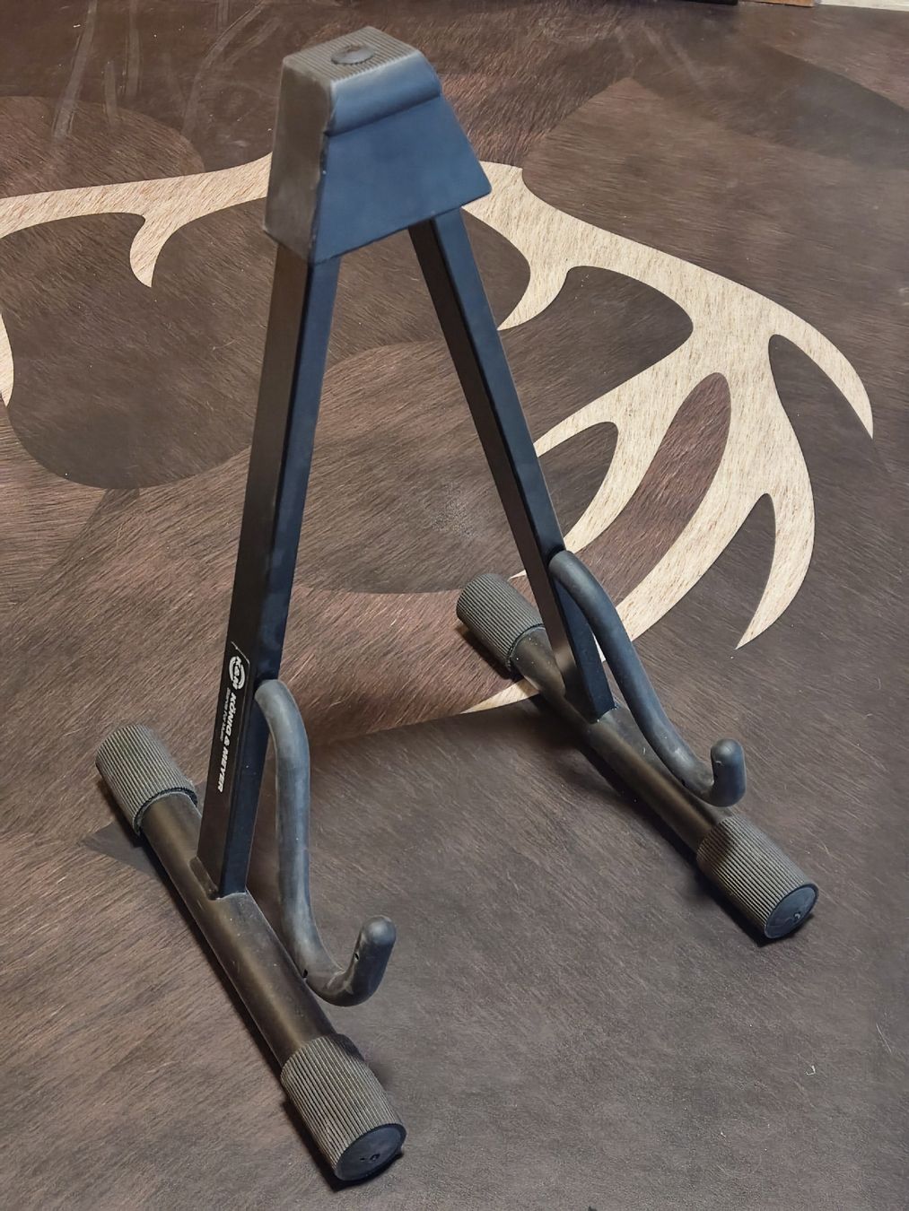 König & Meyer Supporti per strumenti musicali & leggii: König & Meyer E Guitare stand – Usato da Haute-Nendaz venduto da vin_fm7p