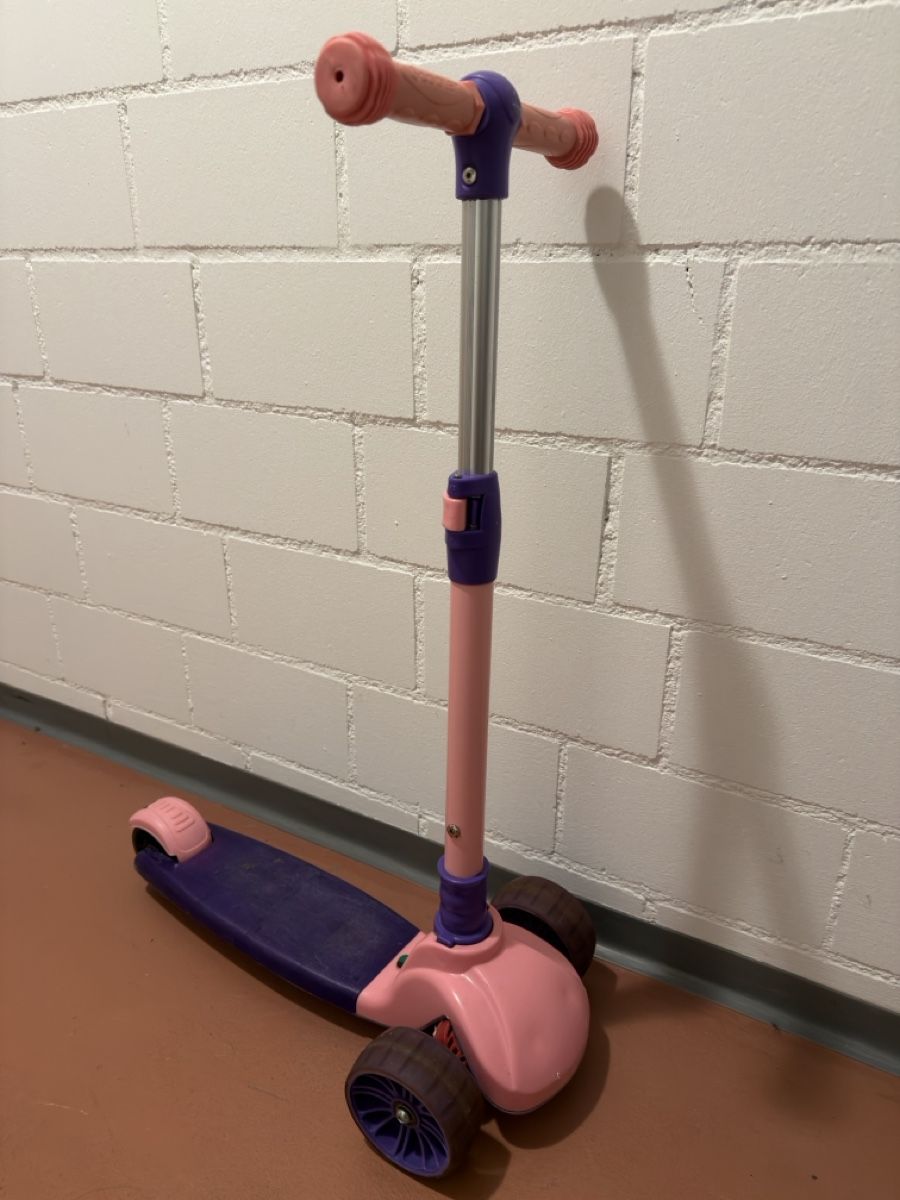 Veicoli per bambini: Scooter / Trottinett / Trotti – Usato da Itingen venduto da Habano1492