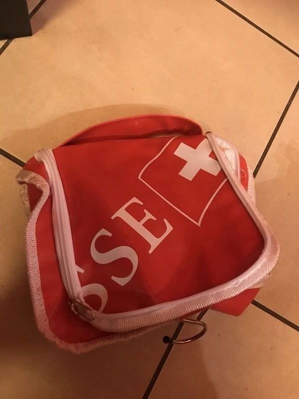 Custodie per cosmetici: Kinder Suisse Reisetasche Necessaire – Usato da Bergdietikon venduto da antovale