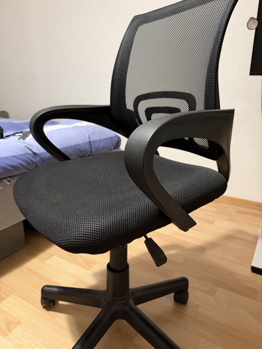 Poltrone: Office chair black with mesh backrest  – Usato da Zug venduto da str_2g5c 1