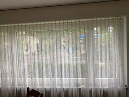 Vorhang weiss mit Muster