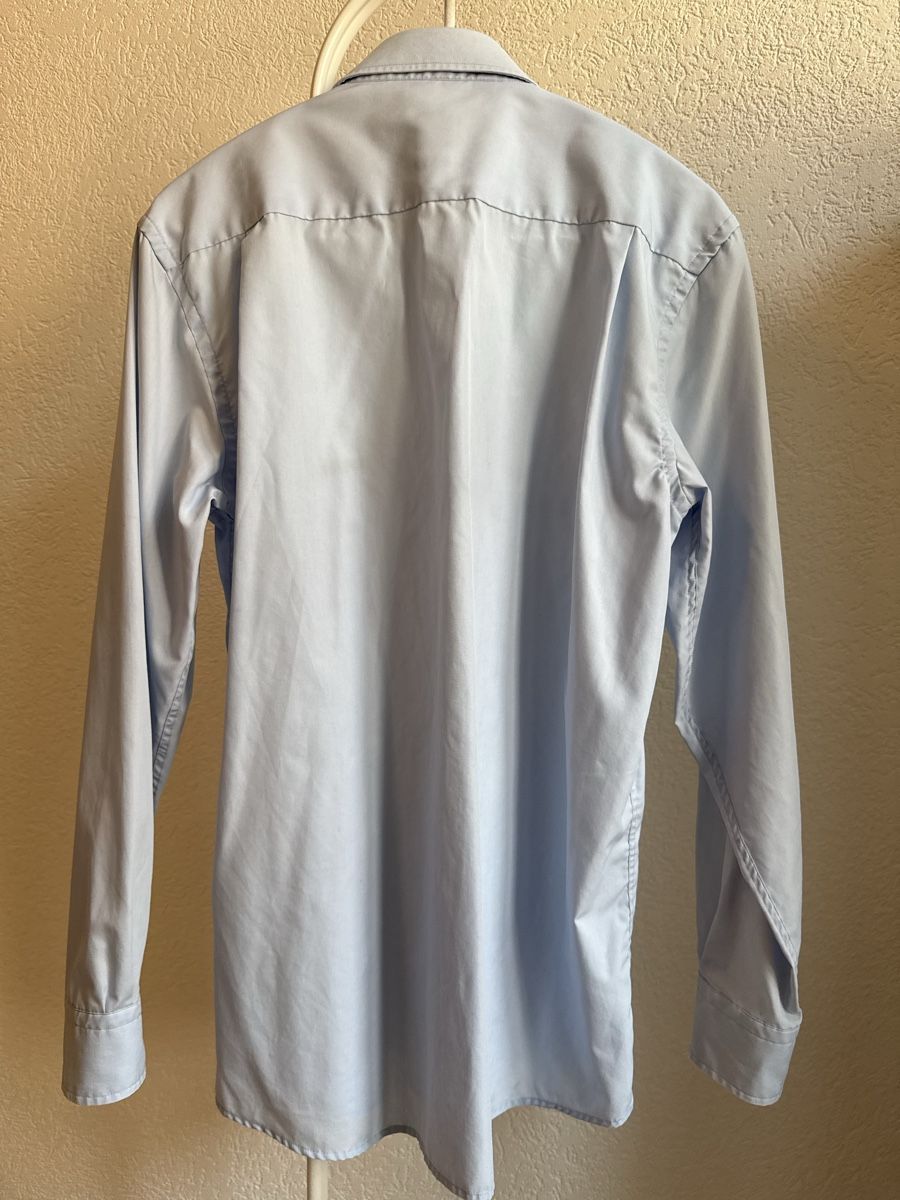 Hemden: Chemise bleu clair Kauf, t.40 – Gebraucht aus Tavannes von Thriftshop 2