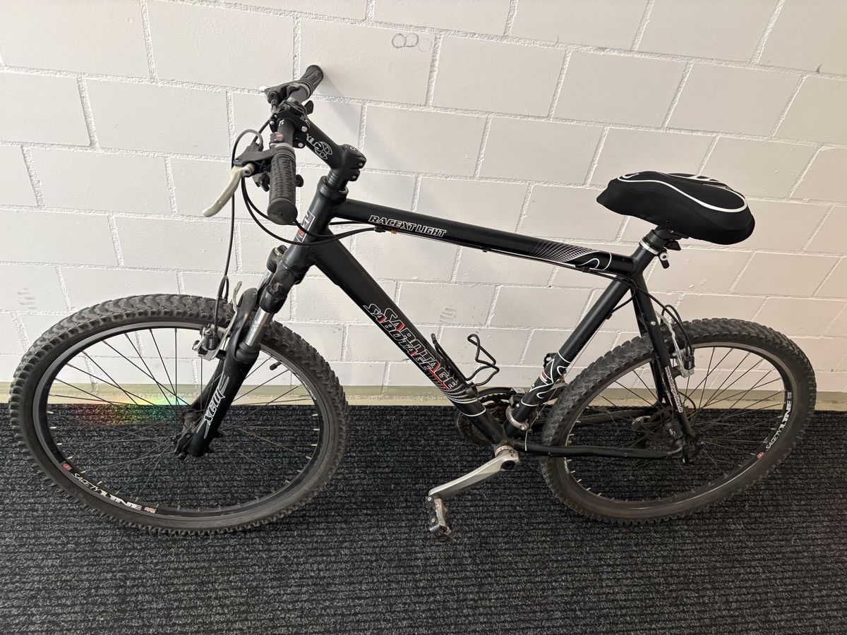 Biciclette: 2 Mountainbikes schwarz gebrauchter Zustand – Usato da Zizers venduto da kaa_gl6r 4
