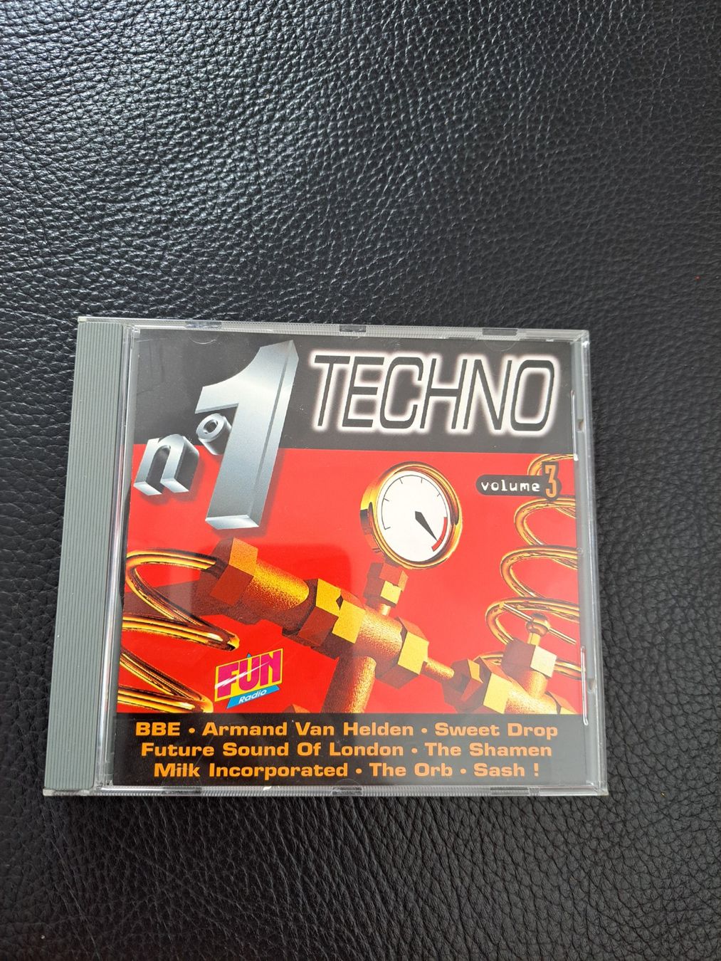 CD: CD techno n°1 vol.3 – Usato da Marly venduto da mic_7k82
