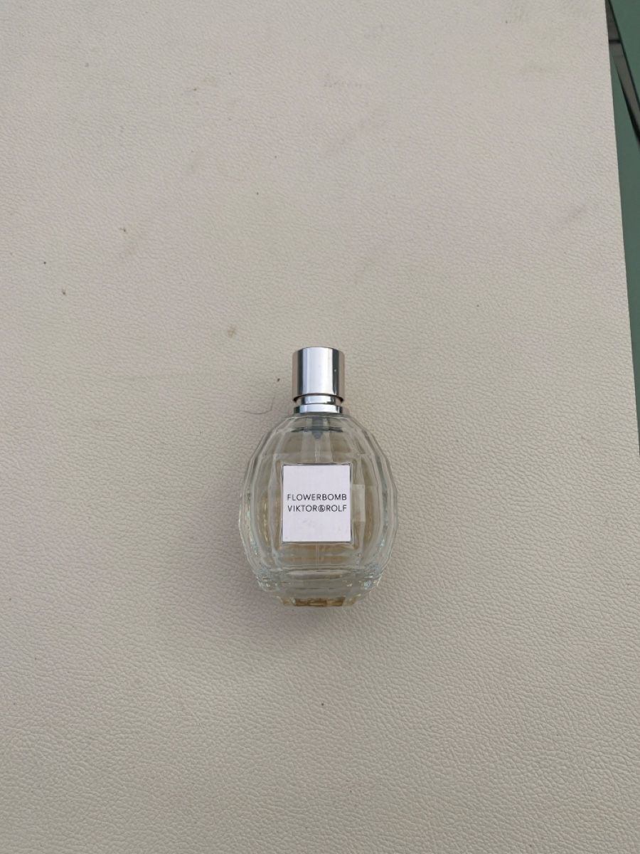 Profumi & Eau de Toilette: Parfum Viktor Rolf Flowerbomb edt – Usato da Lonay venduto da Ikoko 1