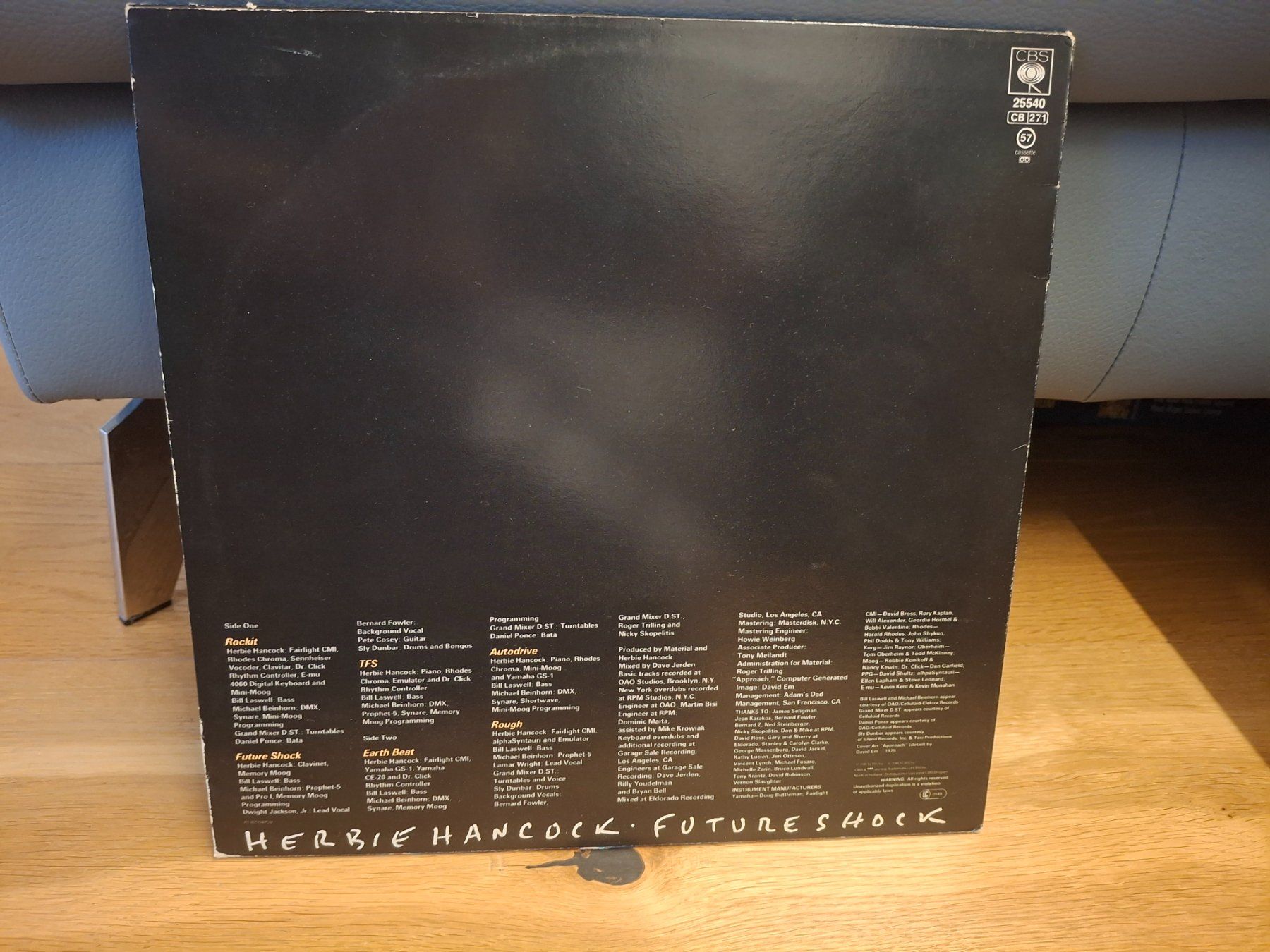 Dischi in vinile: Herbie Hancock - Future Shock - LP! – Usato da Horriwil venduto da TOKYONIGHTS 1
