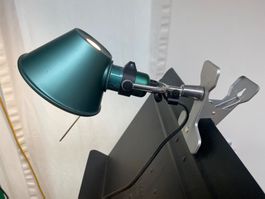 Klemmlampe Artemide Tolomeo Pinza, Farbe Blau
