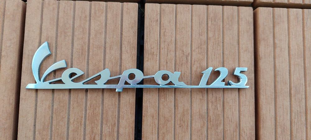 Vespa Beinschild Emblem Chrom - Originalgetreuer Schriftzug Für Piaggio Vespa Modelle