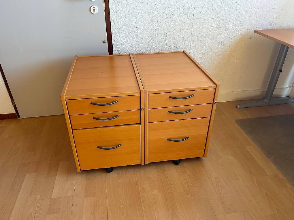 Scrivanie: Corps de bureaux  – Usato da Leysin venduto da sil_q8tn