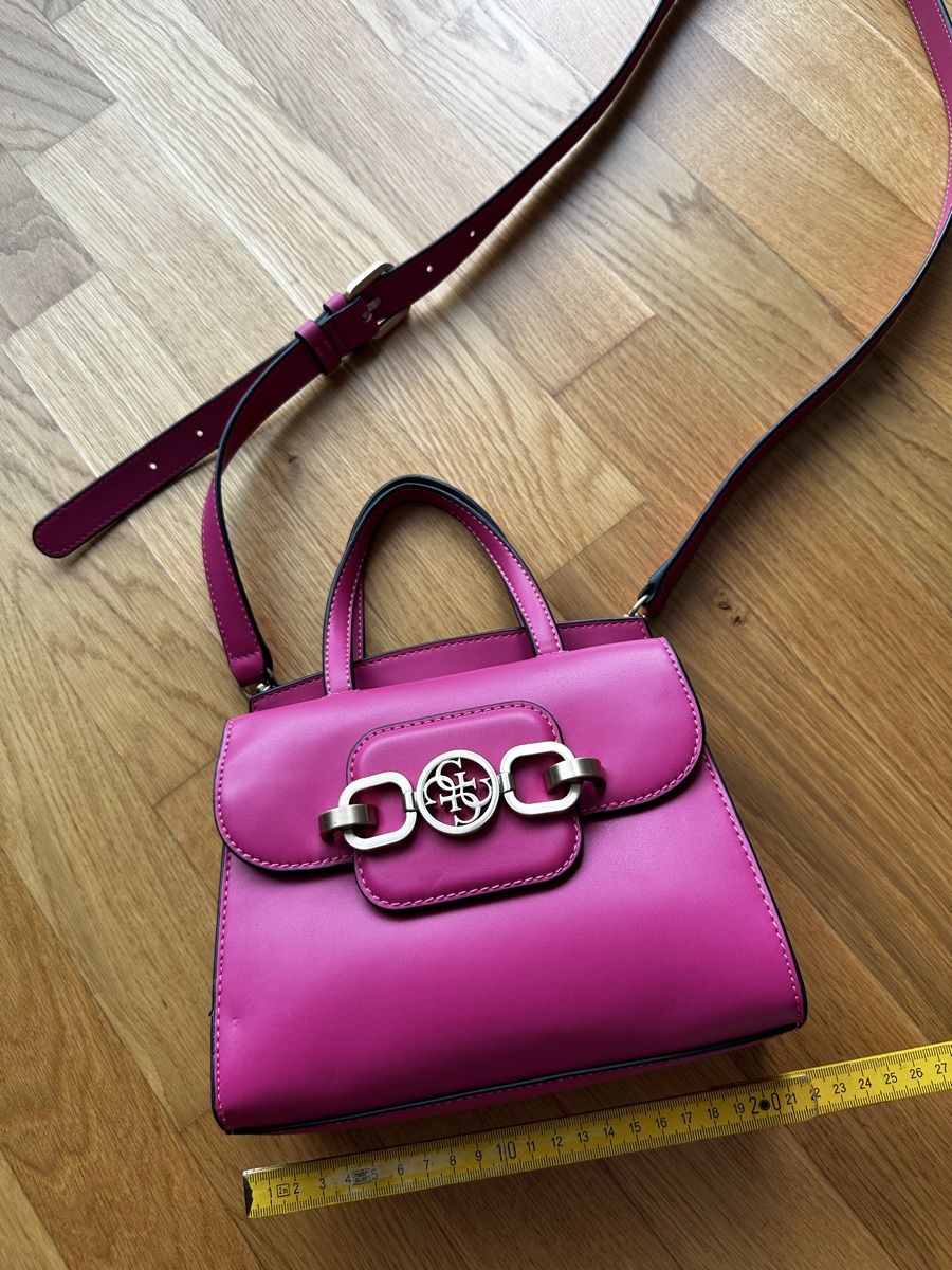 Guess Sacs femmes: Guess Tasche – D'occasion à Biberist par Kingofcrafter05 1