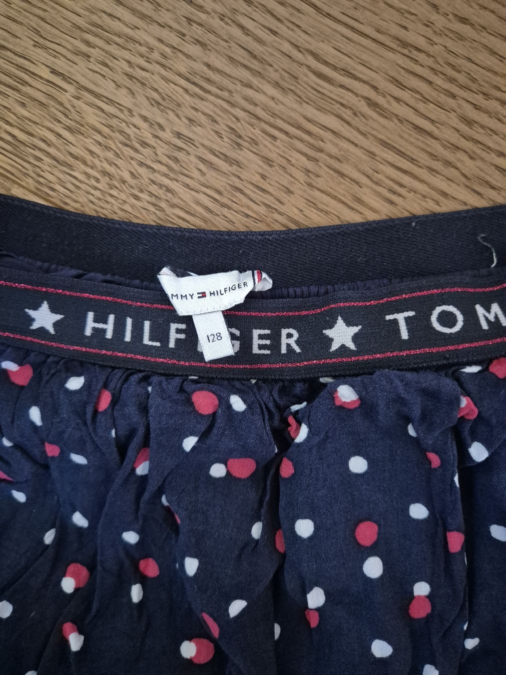 Tommy Hilfiger Vestiti & Gonne: Tommy Hilfiger maedchen rocke Gr.128 – Usato da Ostermundigen venduto da Louhdezd 1