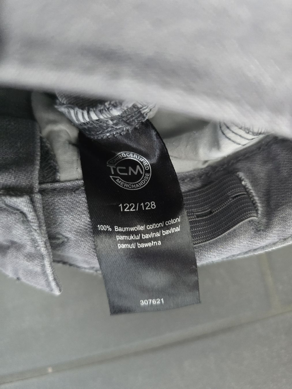 Pantaloni: Jeans grau gr.122-128 – Usato da Unterentfelden venduto da Panda-87 2