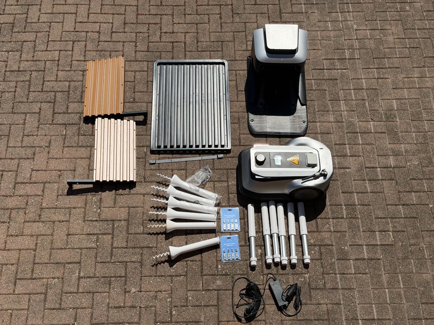 Ecovacs Tondeuses à gazon: Ecovacs Goat G1 2000 – Défectueux à Uster par q1w2e3