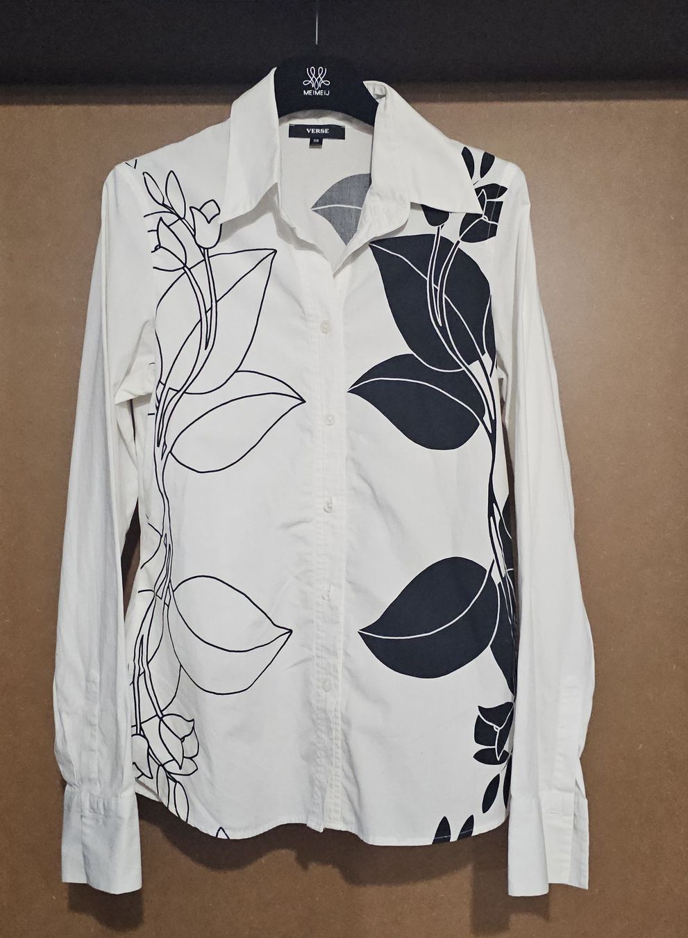Camicette: Weiss-schwarze Blumen-Bluse, Gr. 36, frühlingshaft & elegant – Nuovo (secondo la descrizione) da Horgen venduto da ste_sy7h