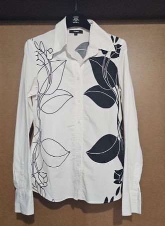 Weiss-schwarze Blumen-Bluse, Gr. 36, frühlingshaft & elegant
