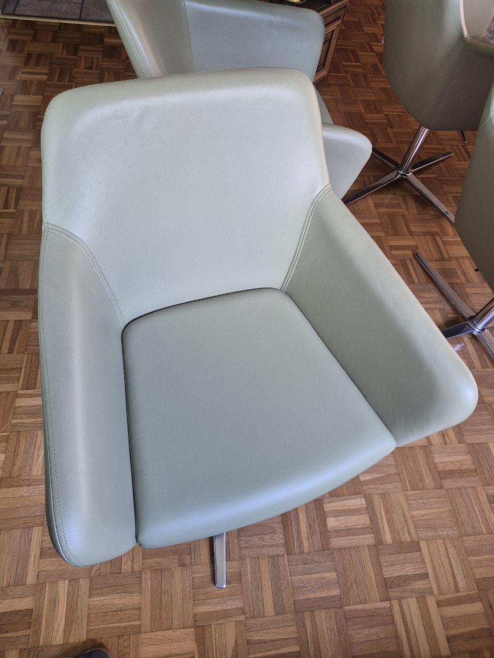 Willisau Stühle: Stühle für Esstisch – Gebraucht aus Schlieren von HuiBu 2