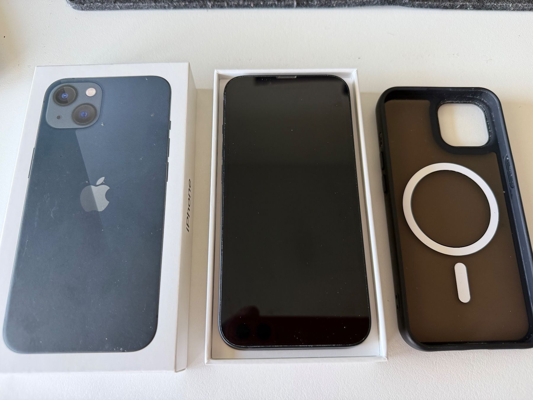 Apple Telefoni cellulari / Smartphones: iPhone 13, 128GB, Midnight – Usato da Zürich venduto da t33k4 4