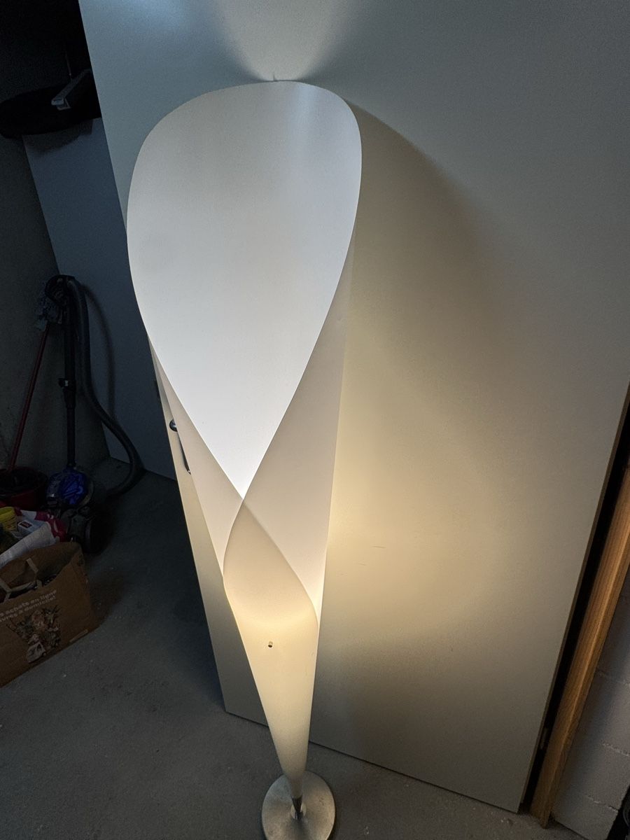 Lampade: Stehlampe – Usato da Villmergen venduto da van_xv9t