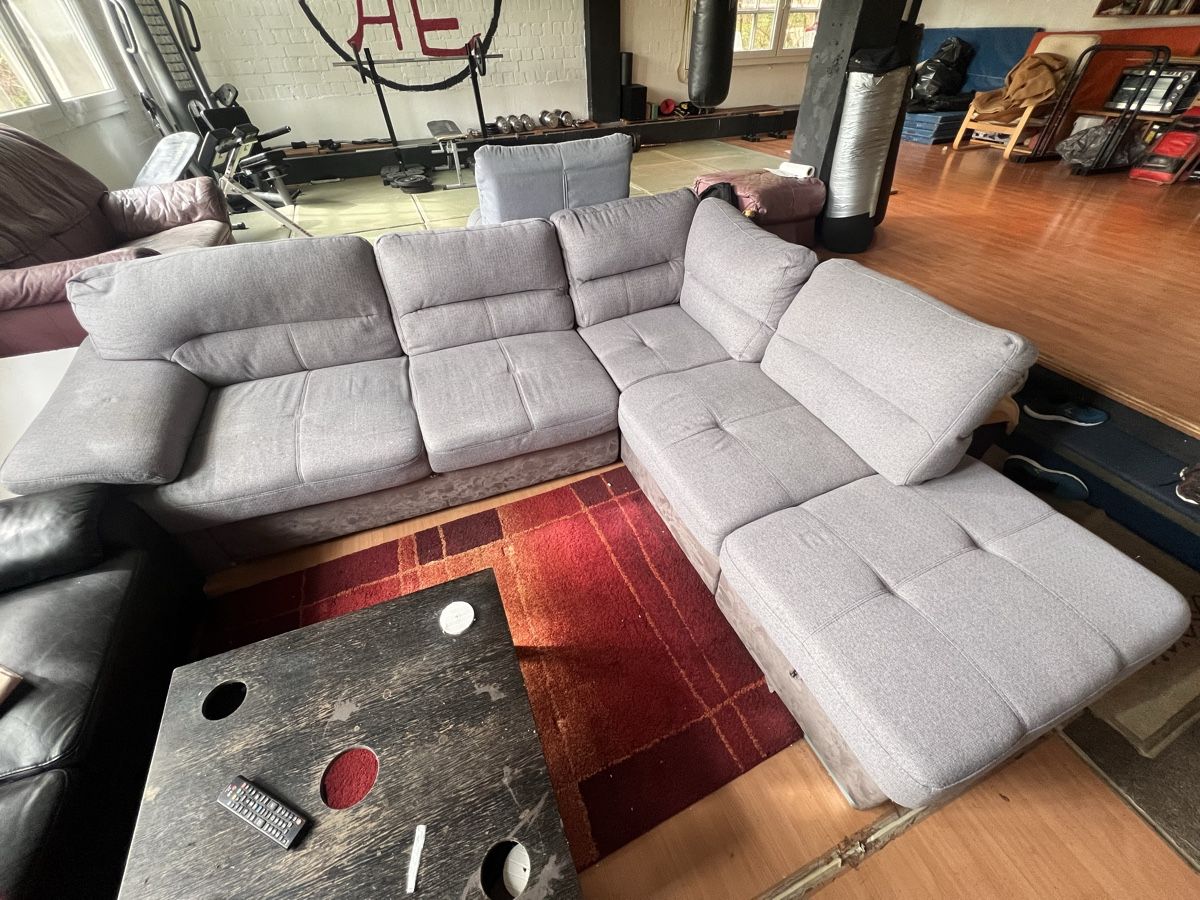 Sofas: Grosses Ecksofa mit Schlaffunktion, Grau, Top Zustand – Gebraucht aus Gelterkinden von Mystic-Spirit 2