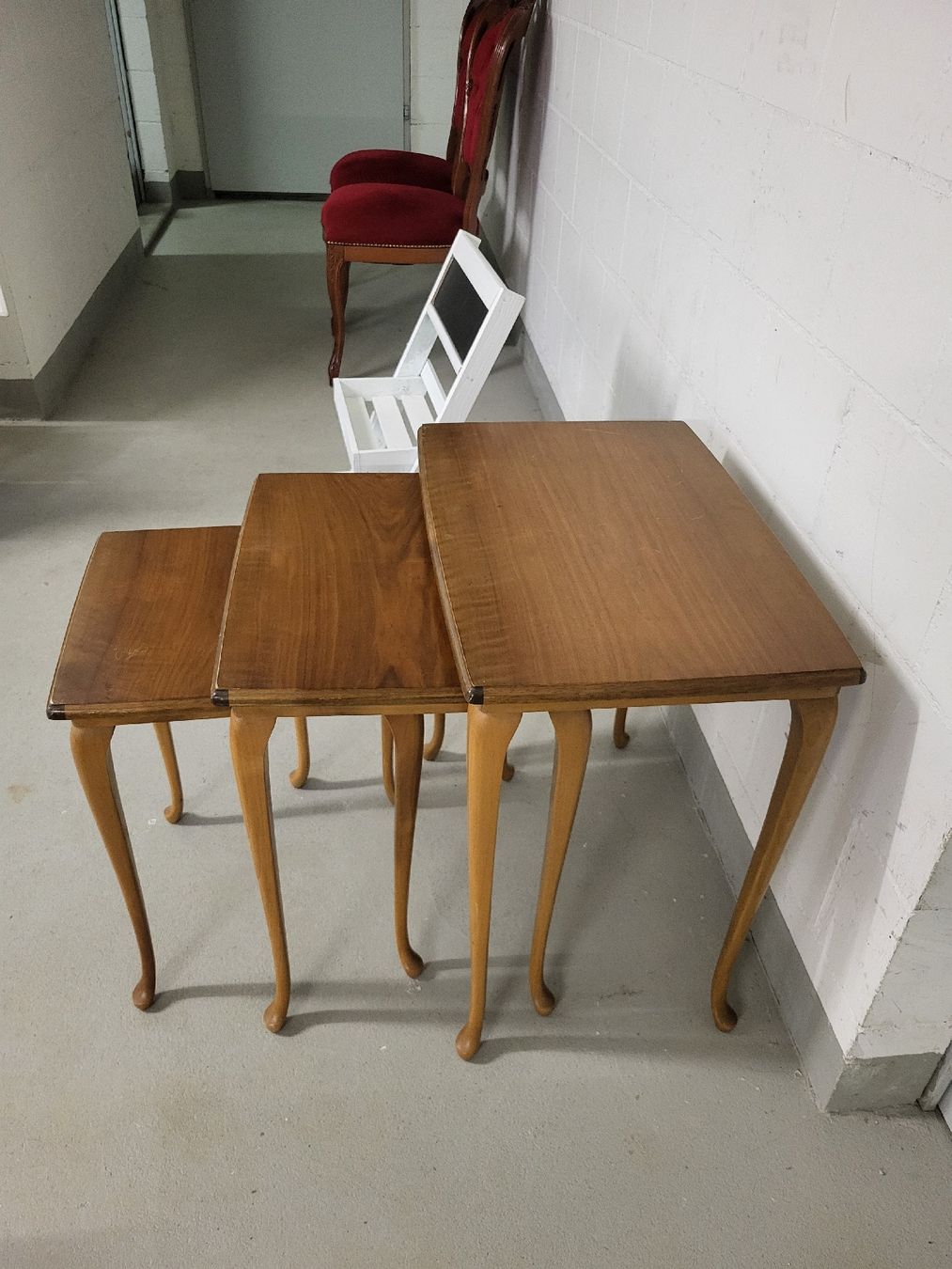 Set di tavolo e panche: Beistelltisch 3-teilig – Usato da Ostermundigen venduto da chris5z7k 1