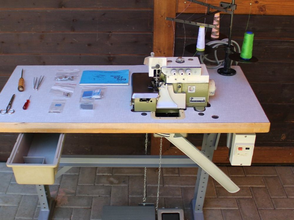 OverlockIndustriemaschine Rimoldi top Zustand Kaufen auf Ricardo