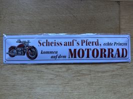 Scheiss aufs pferd echte prinzen kommen auf dem Motorrad 