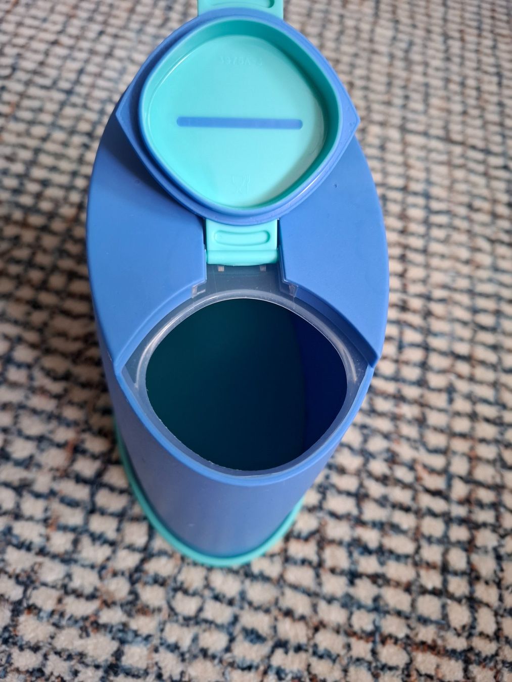 Tupperware Contenitori & Simili: Tupperware Behälter blau/türkis 750ml  Gebraucht – Usato da Grenchen venduto da Smartflitzer 4