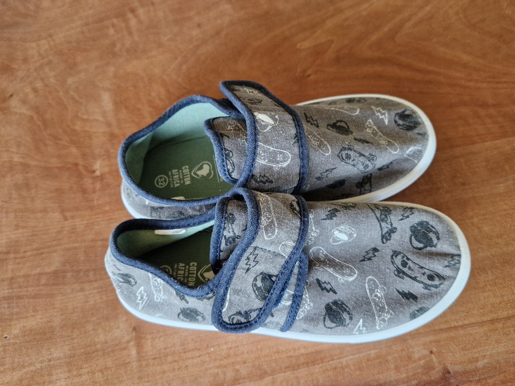 Schuhe für Jungen: Finken / Stofffinken / Hausschuhe 32 – Gebraucht aus Giswil von monimaus08