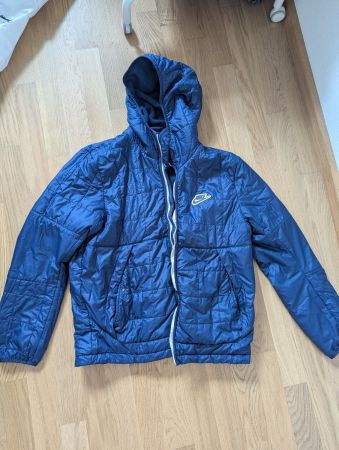 Nike Jacke für den Winter, Grösse M, Top Zustand!