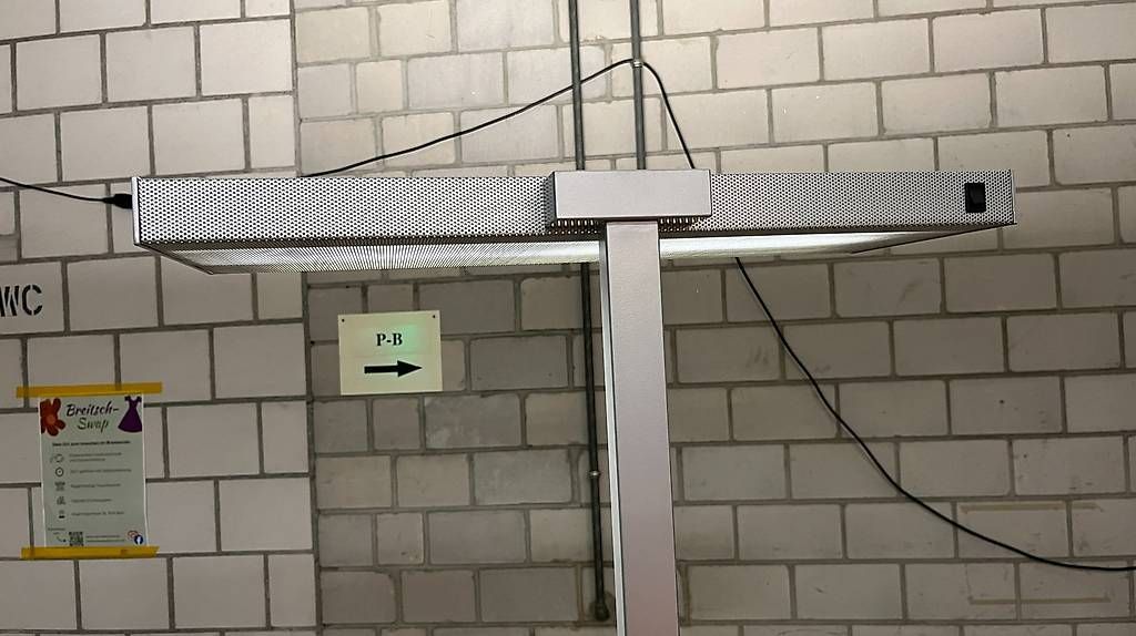 Lampade: Stehleuchte – Usato da Bern venduto da daskannweg 3